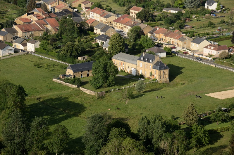22-42-Warnecourt-chateau.JPG