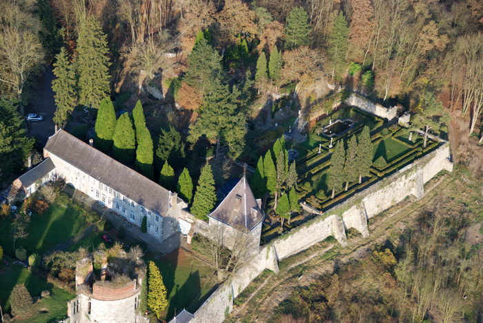 11-Hierges-Chateau.jpg