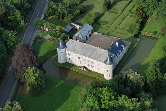 056-Rumigny-Chateau-la-Cour-des-Pres.jpg