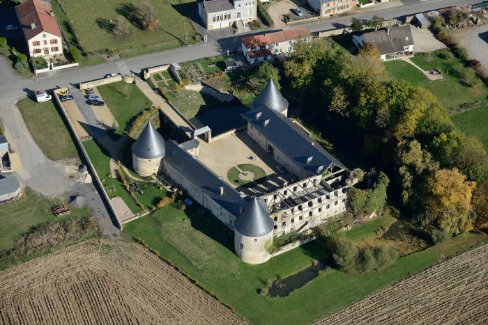 28-Charbogne-Chateau.jpg