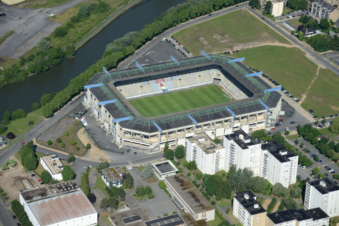 17-11-Sedan-Stade.jpg