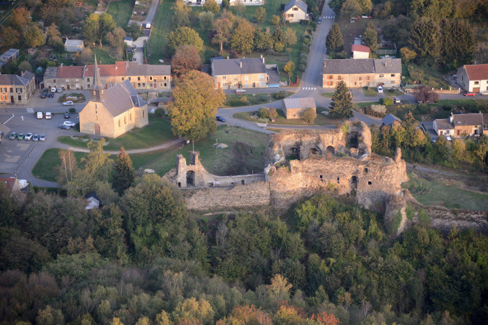 18-07-Montcornet-Chateau.jpg